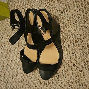 Gianna Bini wedge size 9